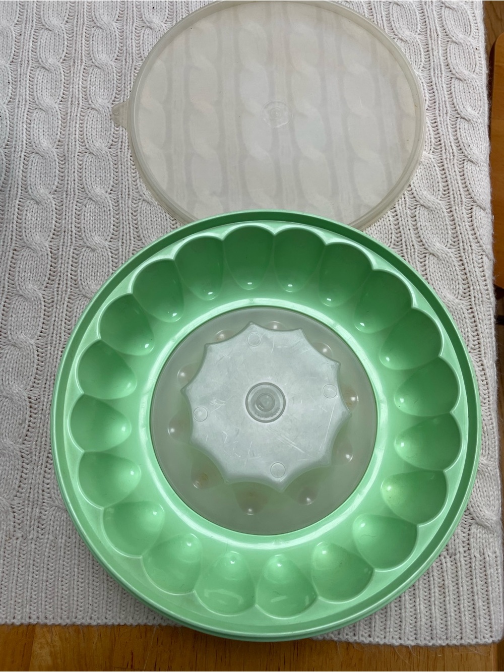 VTG Tupperware (think National Lampoon cat food recipe) Jadeite Green Jello Mold